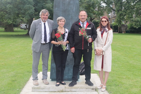 Commemoration of the end of WW2 — with Martin Kimber, Olga Zabotkina, Сергей Полевой and Olga Lawson at Soviet War Memorial in London.