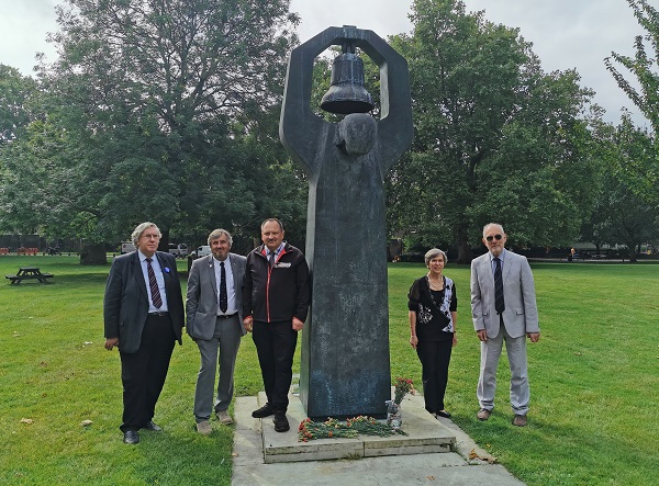 
Commemoration of End of WW2 - Soviet War Memorial London -  Charles Stewart, Martin Kimber, Сергей Полевой, Olga Zabotkina, Peter Barker