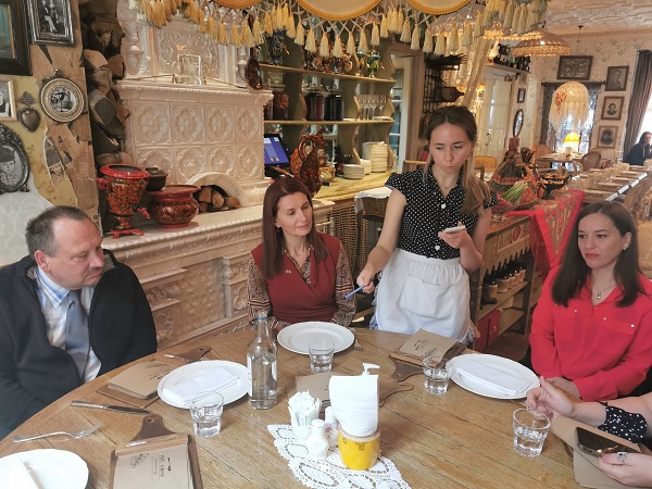 Taking the order at Mari Vanna Russian Restaurant, Knightsbridge, London. With Сергей Полевой, Olga Lawson and Larisa Khatsukova